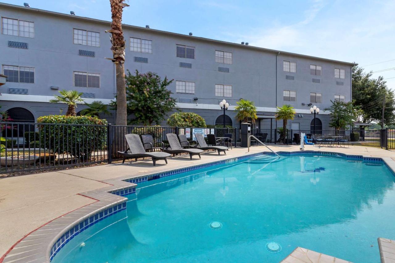 Comfort Kingwood Houston North 59