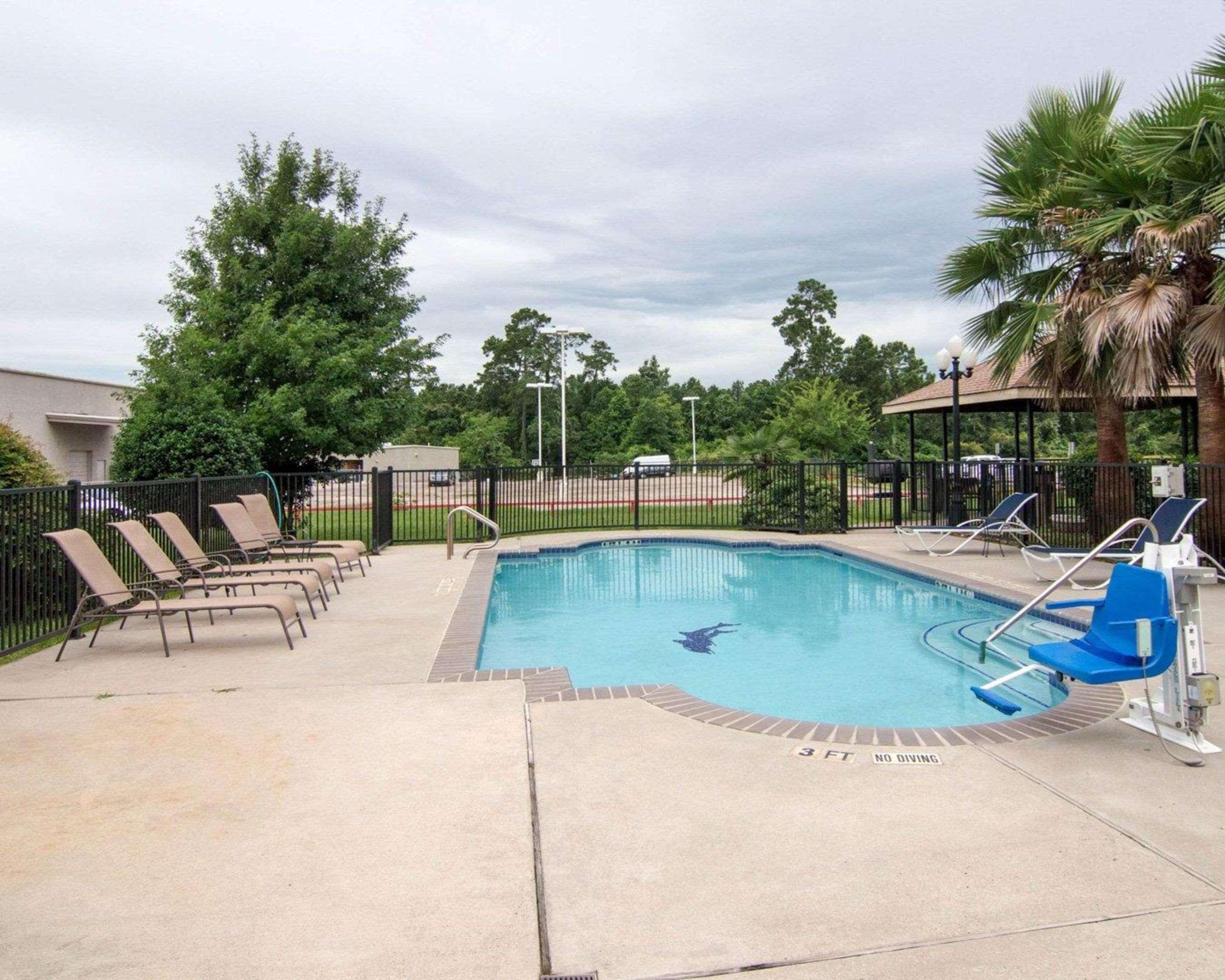 Comfort Kingwood Houston North 59