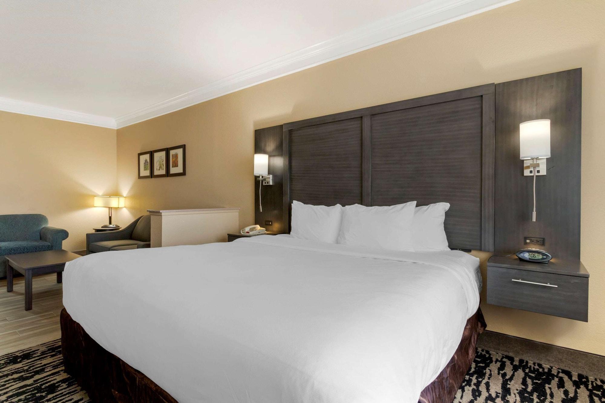 Comfort Kingwood Houston North 59 3*