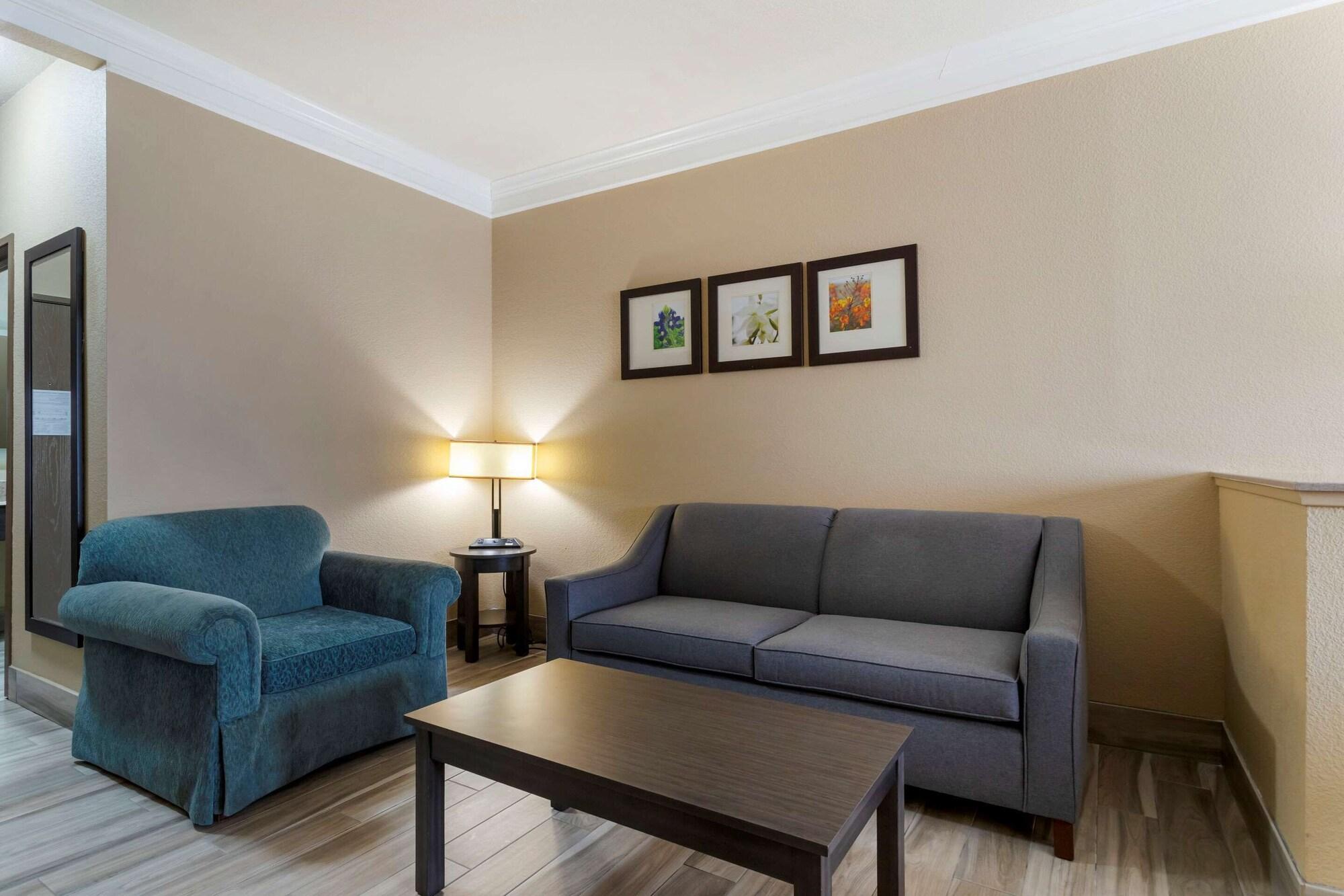 Comfort Kingwood Houston North 59 3*