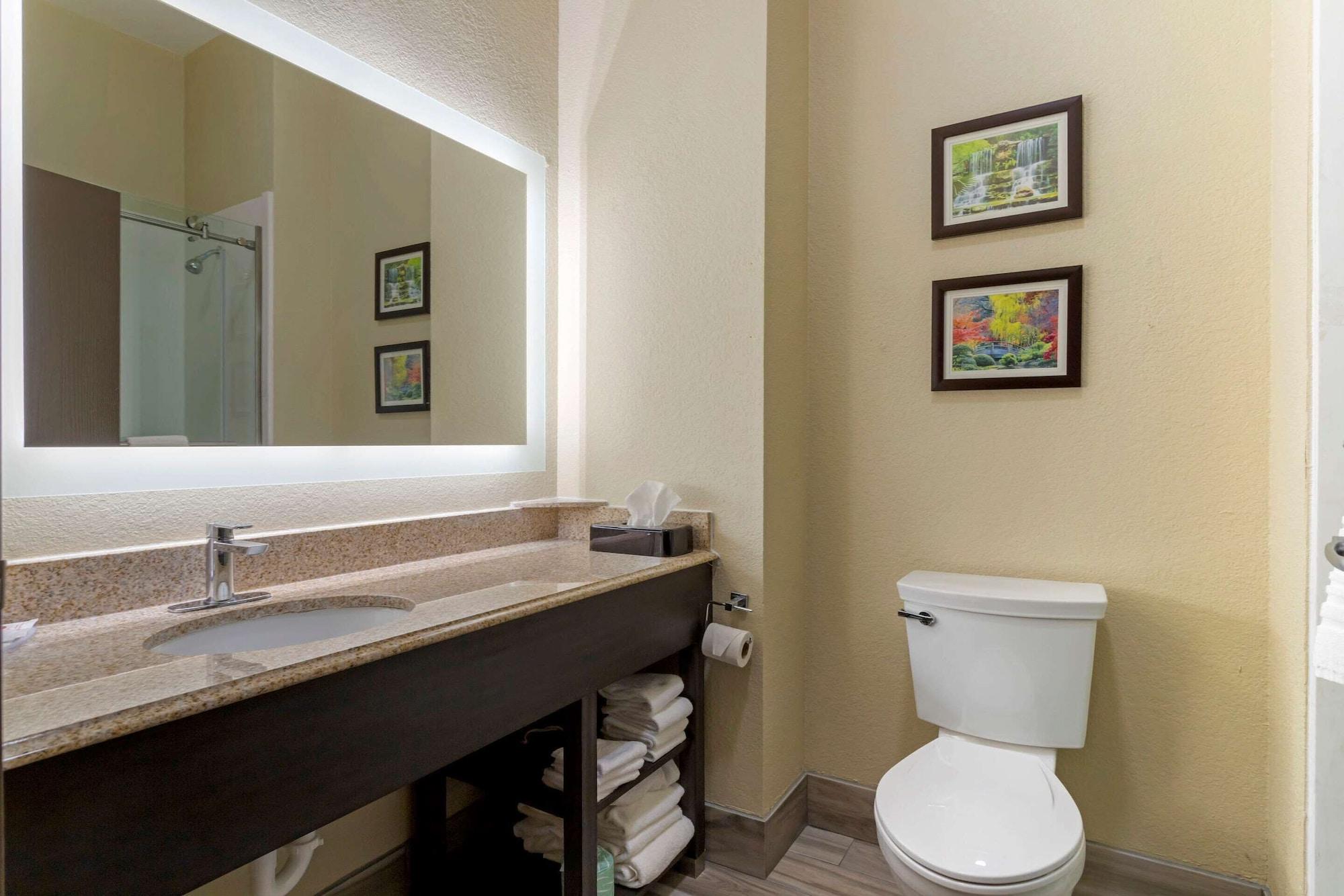 Comfort Kingwood Houston North 59 Hotel